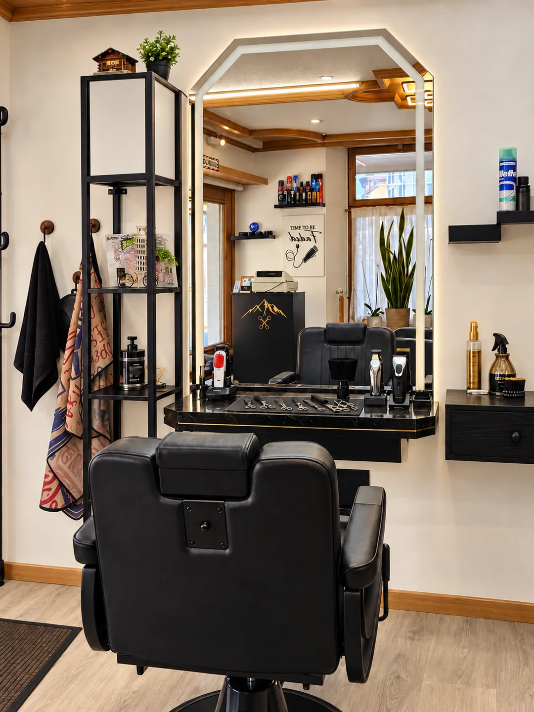 Barberstuhl und Spiegel im Swiss Fade Barbershop